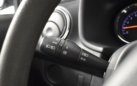 Renault Logan II, 2017 год, 942 100 рублей, 16 фотография