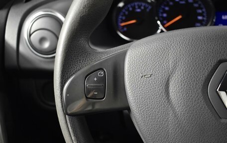 Renault Logan II, 2017 год, 942 100 рублей, 14 фотография