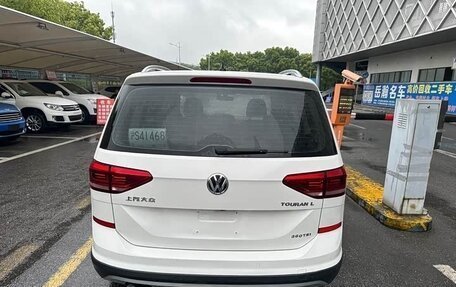 Volkswagen Touran III, 2021 год, 1 490 750 рублей, 4 фотография