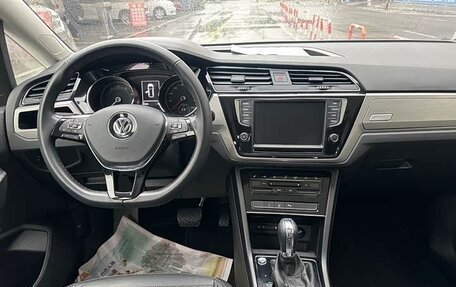 Volkswagen Touran III, 2021 год, 1 490 750 рублей, 7 фотография