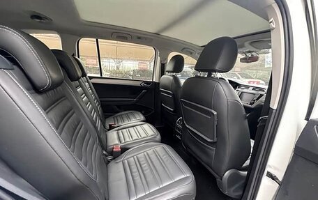 Volkswagen Touran III, 2021 год, 1 490 750 рублей, 12 фотография