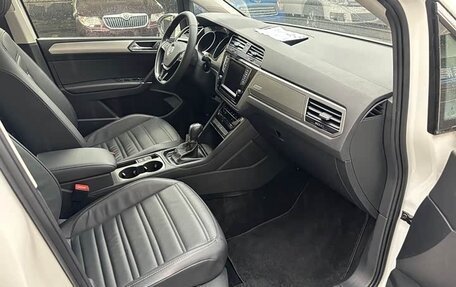 Volkswagen Touran III, 2021 год, 1 490 750 рублей, 11 фотография