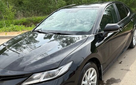 Toyota Camry, 2021 год, 2 400 000 рублей, 2 фотография