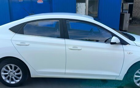 Hyundai Solaris II рестайлинг, 2017 год, 1 325 000 рублей, 3 фотография