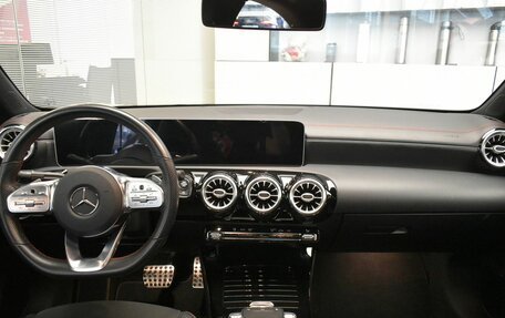 Mercedes-Benz CLA, 2019 год, 3 375 000 рублей, 9 фотография