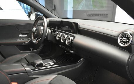 Mercedes-Benz CLA, 2019 год, 3 375 000 рублей, 25 фотография