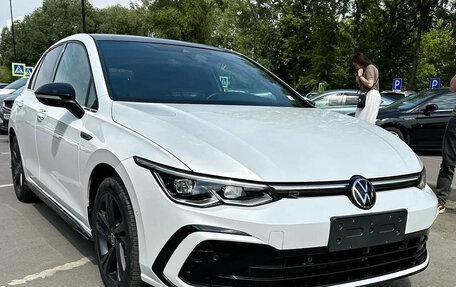 Volkswagen Golf VIII, 2022 год, 1 820 000 рублей, 2 фотография