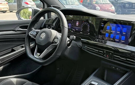 Volkswagen Golf VIII, 2022 год, 1 820 000 рублей, 8 фотография