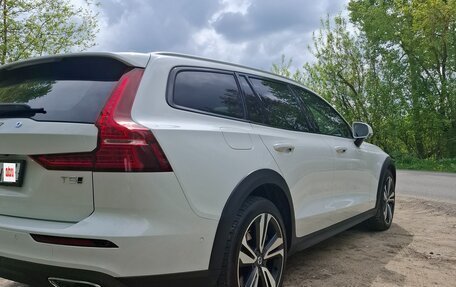 Volvo V60 Cross Country II, 2019 год, 4 500 000 рублей, 10 фотография