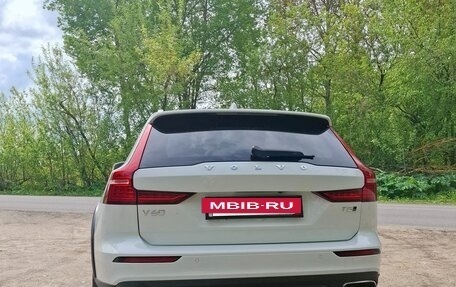 Volvo V60 Cross Country II, 2019 год, 4 500 000 рублей, 9 фотография