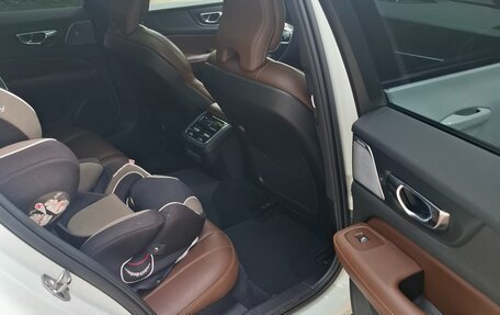 Volvo V60 Cross Country II, 2019 год, 4 500 000 рублей, 34 фотография
