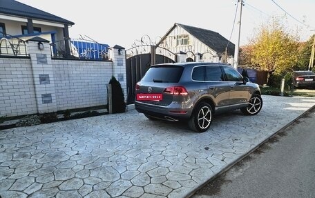 Volkswagen Touareg III, 2011 год, 1 800 000 рублей, 3 фотография