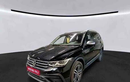 Volkswagen Tiguan II, 2022 год, 2 925 000 рублей, 1 фотография