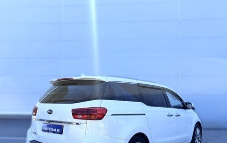 KIA Carnival III, 2018 год, 2 889 000 рублей, 8 фотография