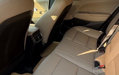 Hyundai Elantra VI рестайлинг, 2019 год, 2 100 000 рублей, 8 фотография