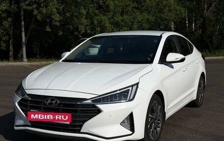 Hyundai Elantra VI рестайлинг, 2019 год, 2 100 000 рублей, 2 фотография