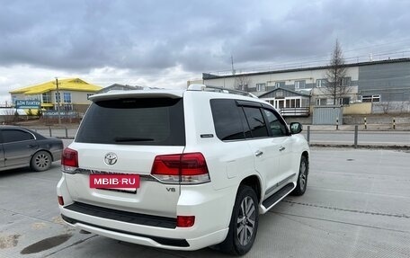 Toyota Land Cruiser 200, 2016 год, 6 800 000 рублей, 3 фотография