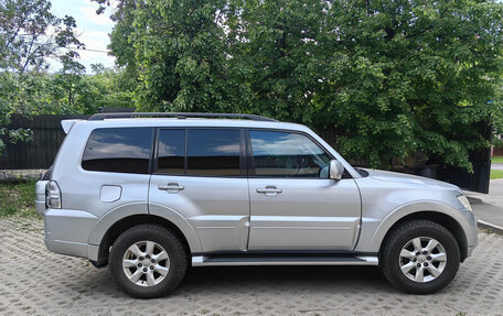 Mitsubishi Pajero IV, 2012 год, 1 820 000 рублей, 2 фотография
