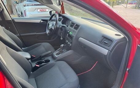 Volkswagen Jetta VI, 2012 год, 900 000 рублей, 13 фотография