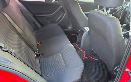Volkswagen Jetta VI, 2012 год, 900 000 рублей, 16 фотография
