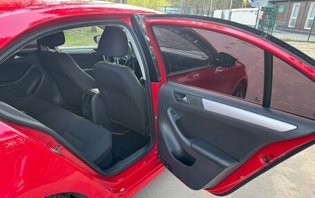 Volkswagen Jetta VI, 2012 год, 900 000 рублей, 17 фотография