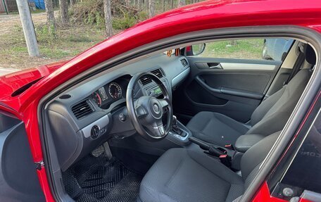 Volkswagen Jetta VI, 2012 год, 900 000 рублей, 20 фотография