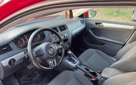 Volkswagen Jetta VI, 2012 год, 900 000 рублей, 21 фотография