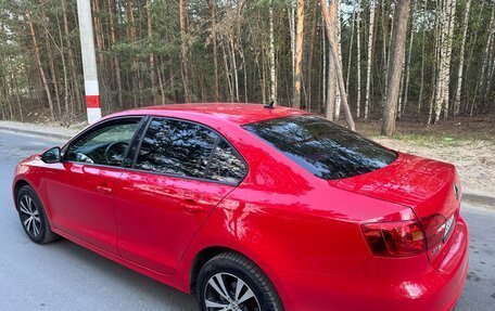 Volkswagen Jetta VI, 2012 год, 900 000 рублей, 31 фотография