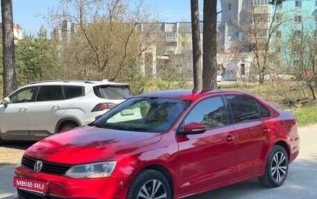 Volkswagen Jetta VI, 2012 год, 900 000 рублей, 3 фотография