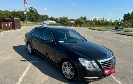 Mercedes-Benz E-Класс, 2011 год, 1 600 000 рублей, 2 фотография