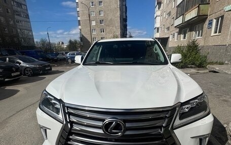 Lexus LX, 2017 год, 7 500 000 рублей, 8 фотография