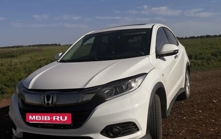 Honda Vezel, 2020 год, 2 400 000 рублей, 10 фотография