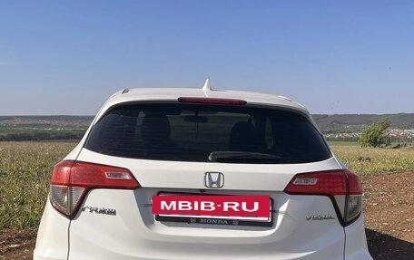 Honda Vezel, 2020 год, 2 400 000 рублей, 8 фотография