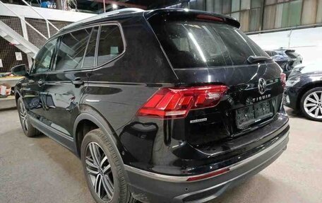 Volkswagen Tiguan II, 2022 год, 2 925 000 рублей, 2 фотография