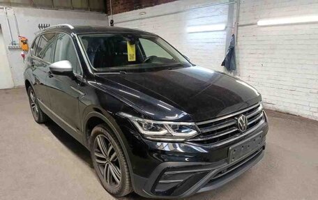 Volkswagen Tiguan II, 2022 год, 2 925 000 рублей, 5 фотография