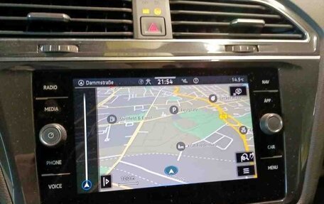 Volkswagen Tiguan II, 2022 год, 2 925 000 рублей, 11 фотография