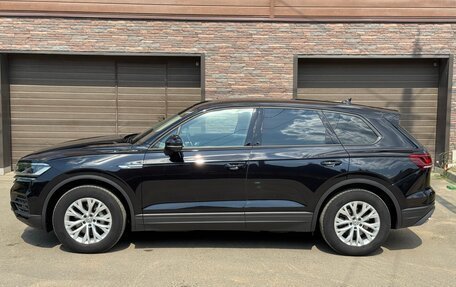 Volkswagen Touareg III, 2019 год, 4 950 000 рублей, 7 фотография