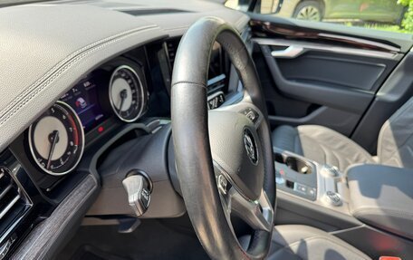 Volkswagen Touareg III, 2019 год, 4 950 000 рублей, 15 фотография