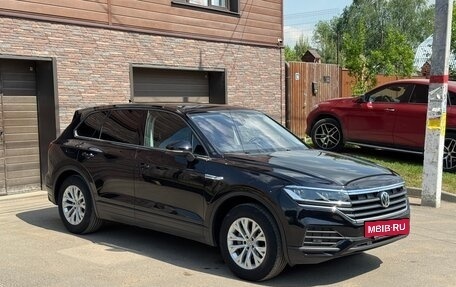 Volkswagen Touareg III, 2019 год, 4 950 000 рублей, 3 фотография