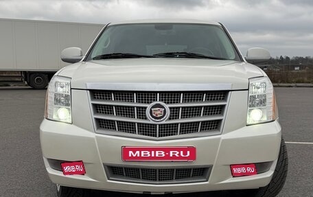 Cadillac Escalade III, 2012 год, 2 450 000 рублей, 1 фотография