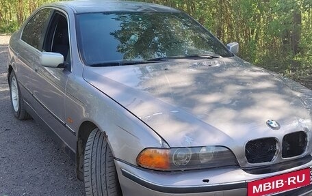 BMW 5 серия, 2000 год, 300 000 рублей, 1 фотография