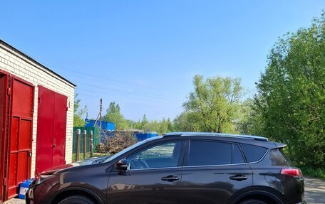 Toyota RAV4, 2019 год, 3 000 000 рублей, 4 фотография
