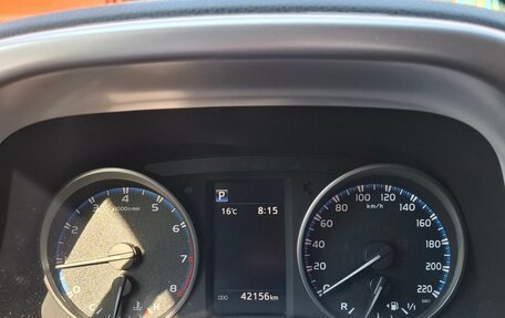 Toyota RAV4, 2019 год, 3 000 000 рублей, 12 фотография