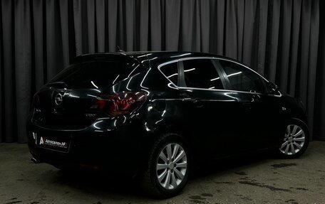 Opel Astra J, 2011 год, 699 777 рублей, 2 фотография