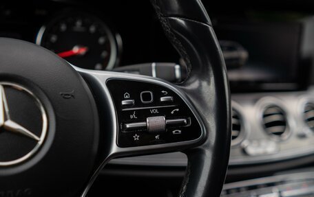 Mercedes-Benz E-Класс, 2019 год, 2 420 000 рублей, 21 фотография