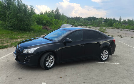Chevrolet Cruze II, 2013 год, 700 000 рублей, 3 фотография