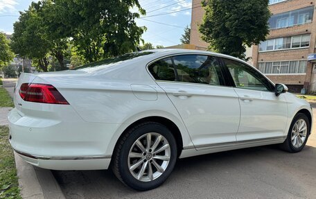 Volkswagen Passat B8 рестайлинг, 2017 год, 2 200 000 рублей, 5 фотография