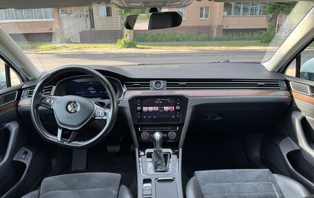 Volkswagen Passat B8 рестайлинг, 2017 год, 2 200 000 рублей, 8 фотография