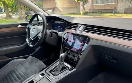 Volkswagen Passat B8 рестайлинг, 2017 год, 2 200 000 рублей, 11 фотография