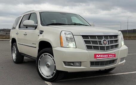 Cadillac Escalade III, 2012 год, 2 450 000 рублей, 9 фотография